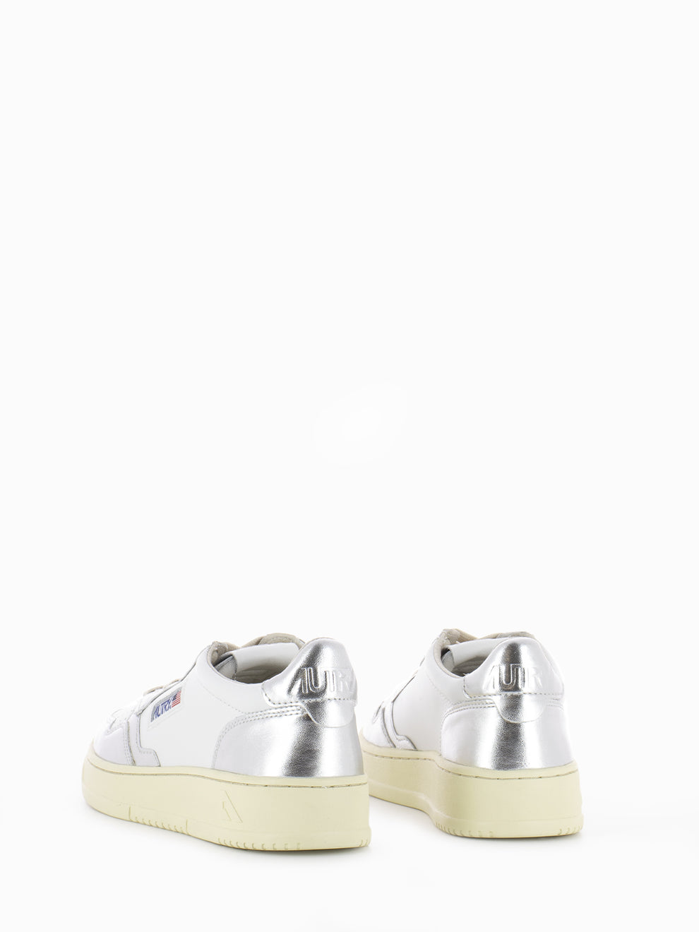 01 Low woman in pelle argento