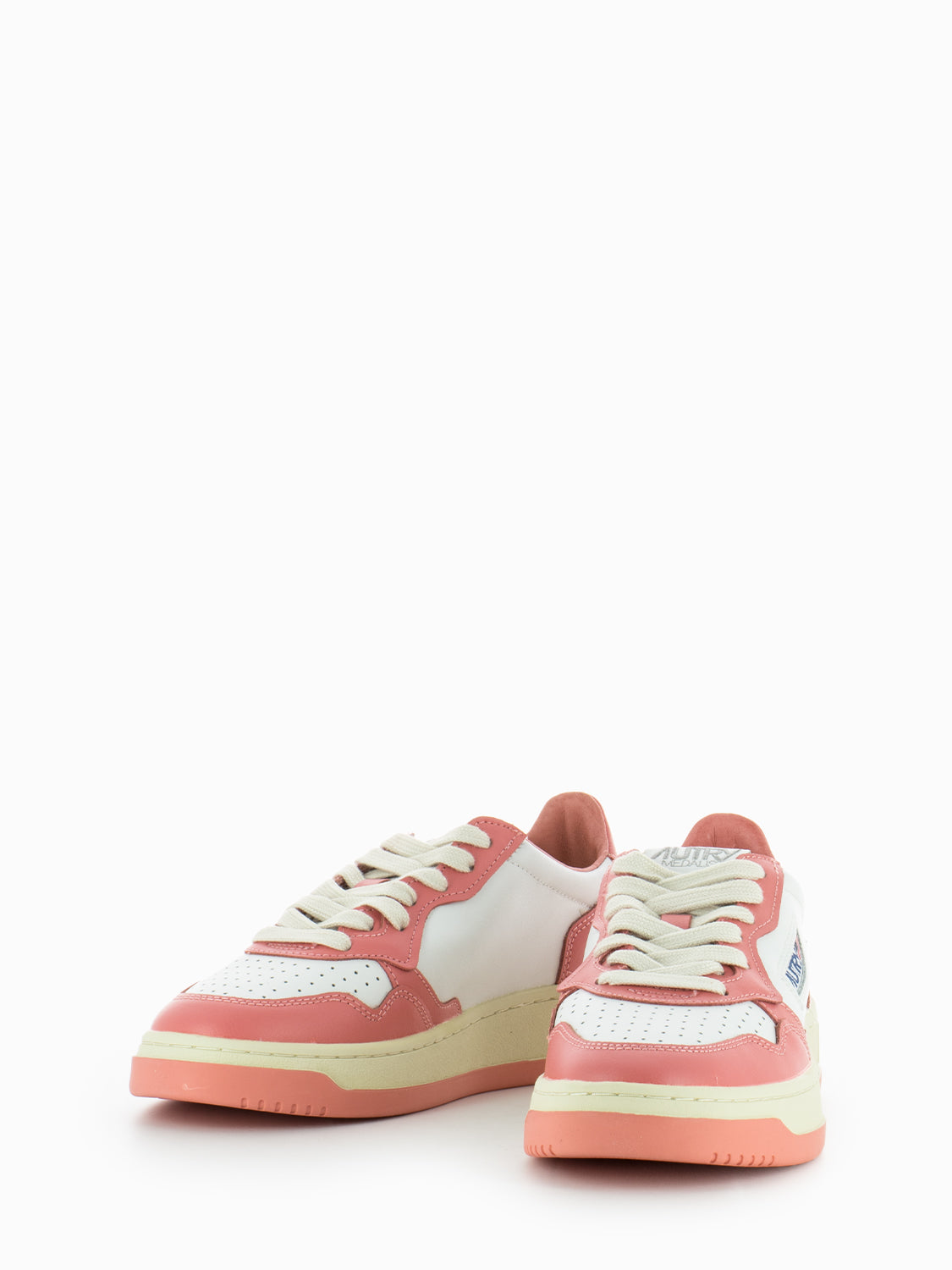 01 Low woman in lobster leather