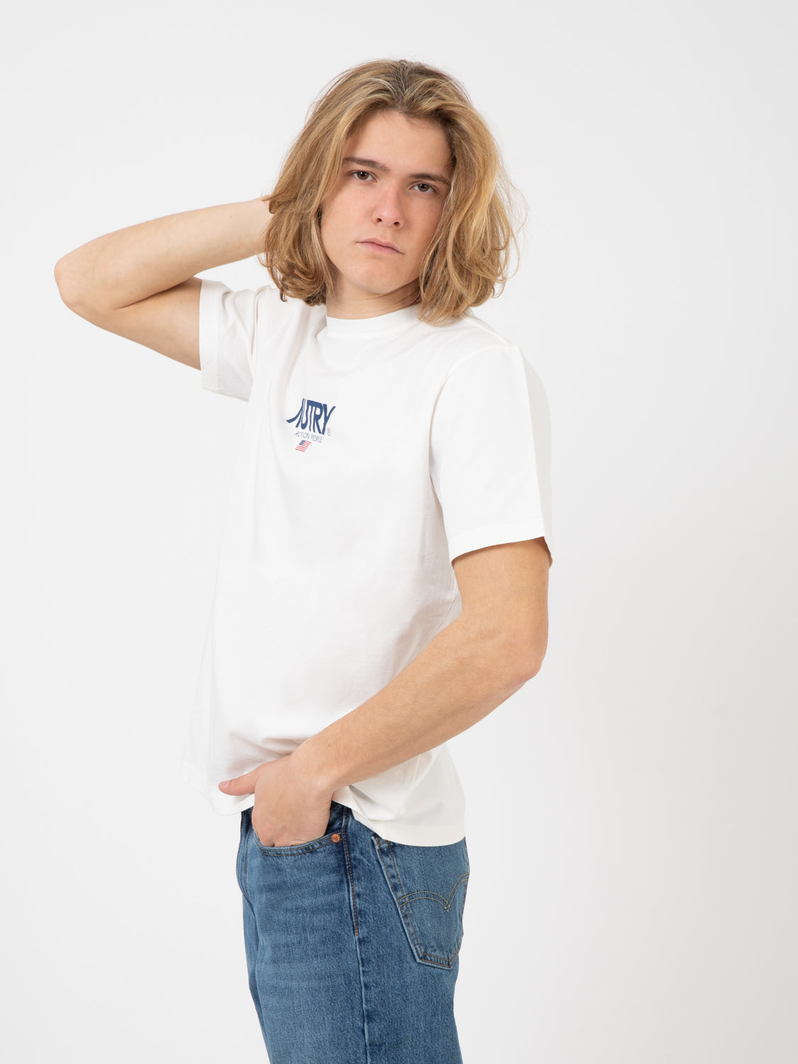 Iconic man action white t-shirt