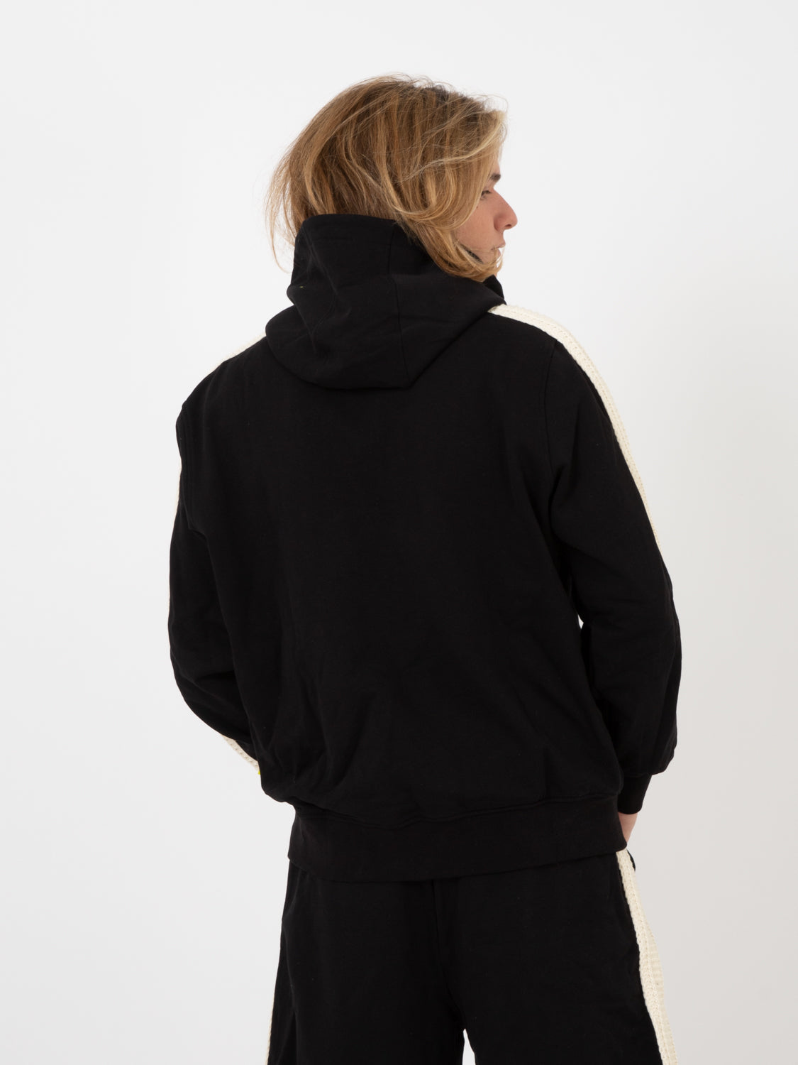 Felpa hoodie con bande in maglia nera