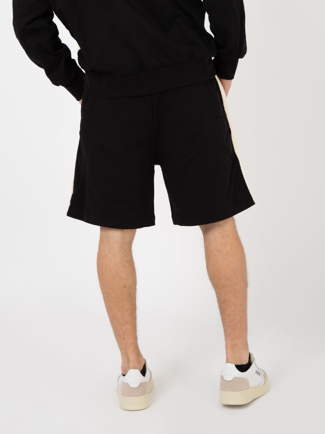 Sweatshorts con bande ricamate neri