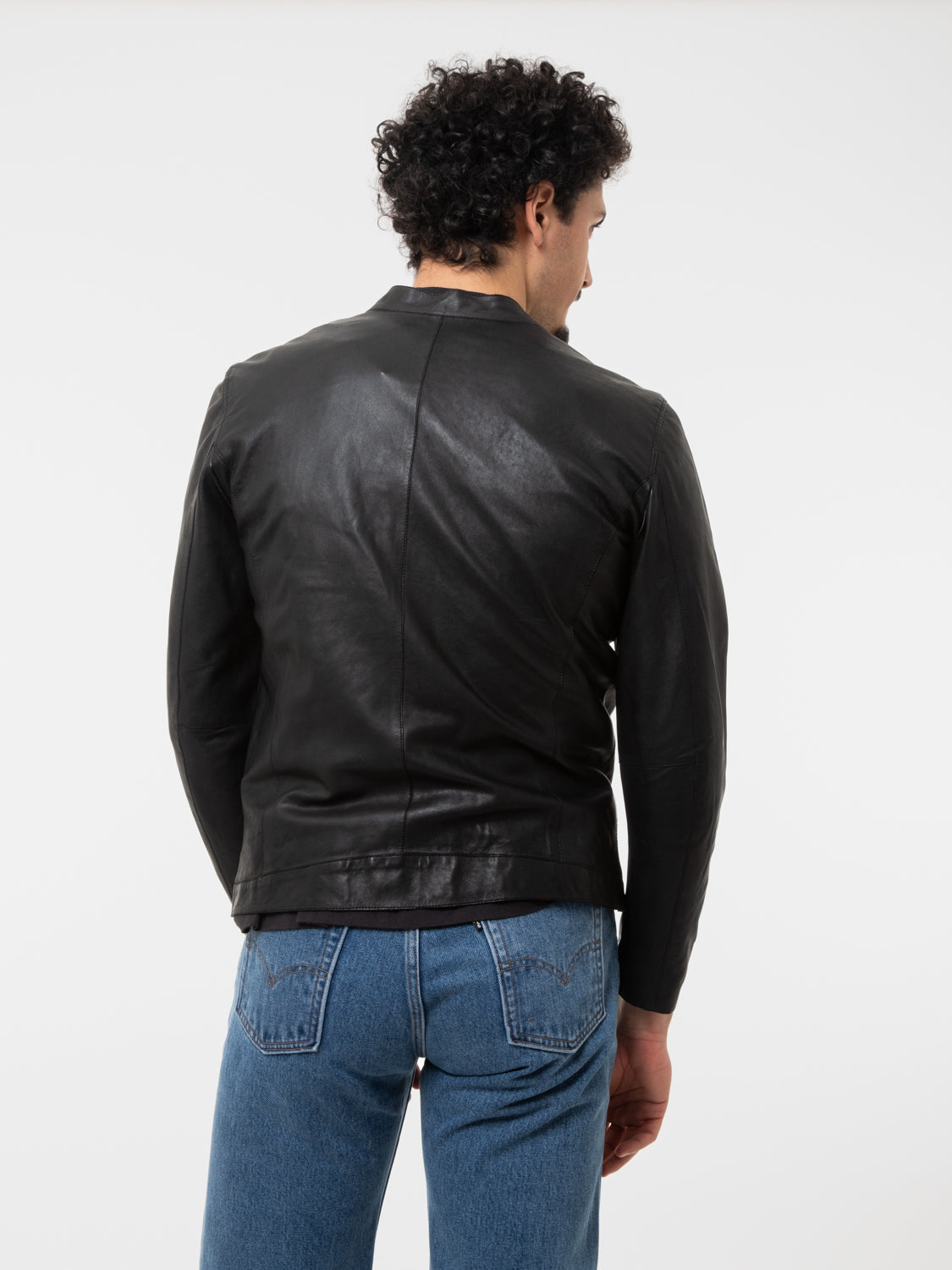 Giacca girocollo in pelle nera