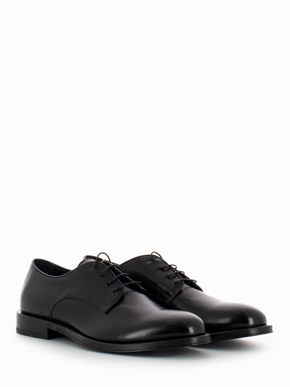 Black crystal elegant shoe