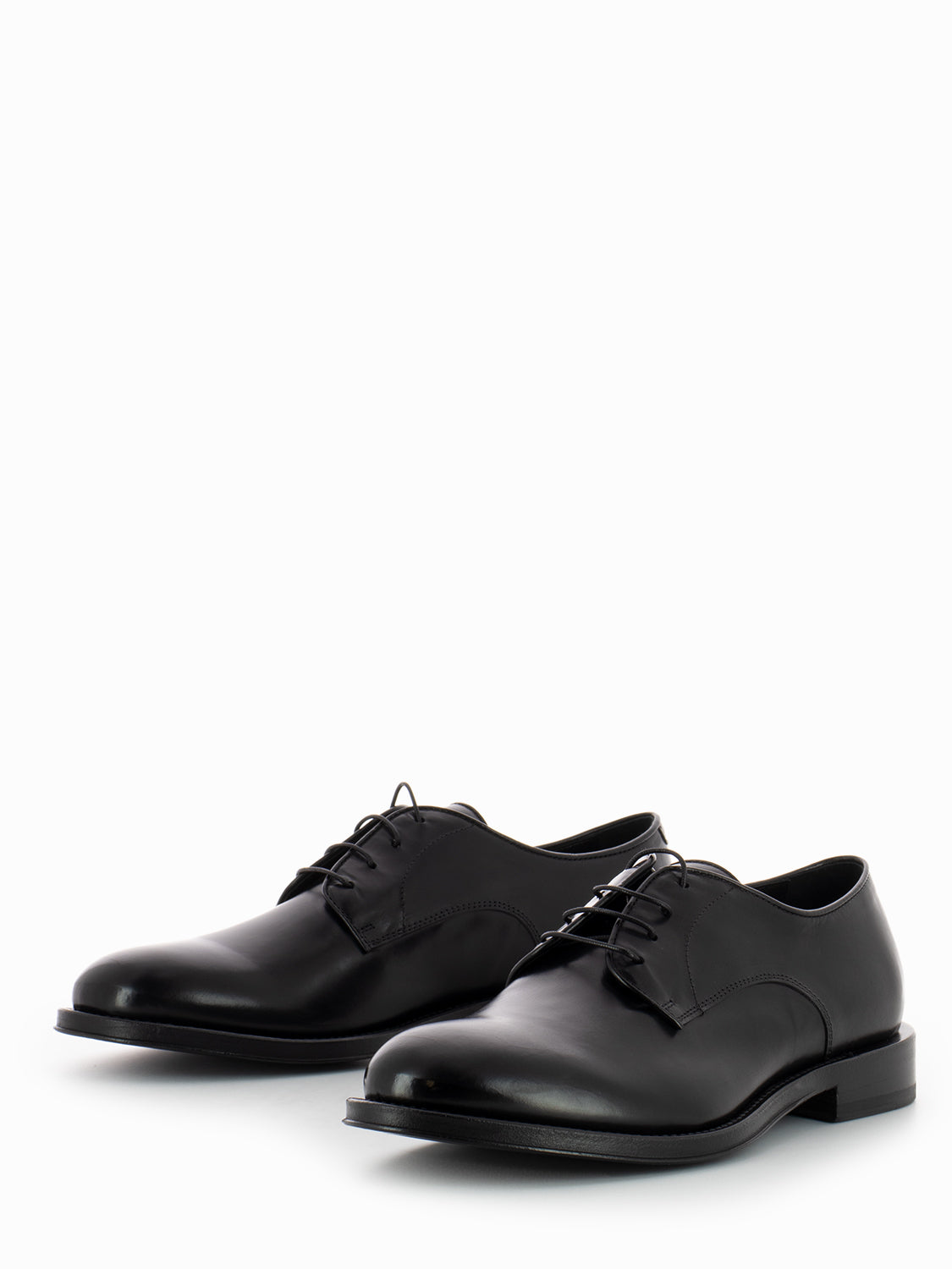 Black crystal elegant shoe