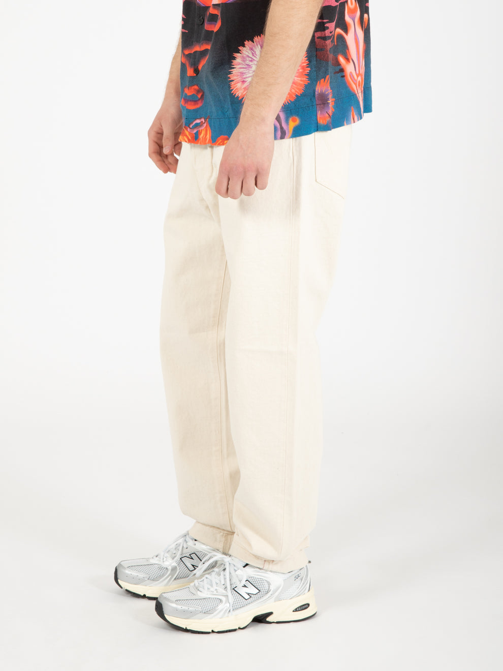 Loose tapered rinsed jeans