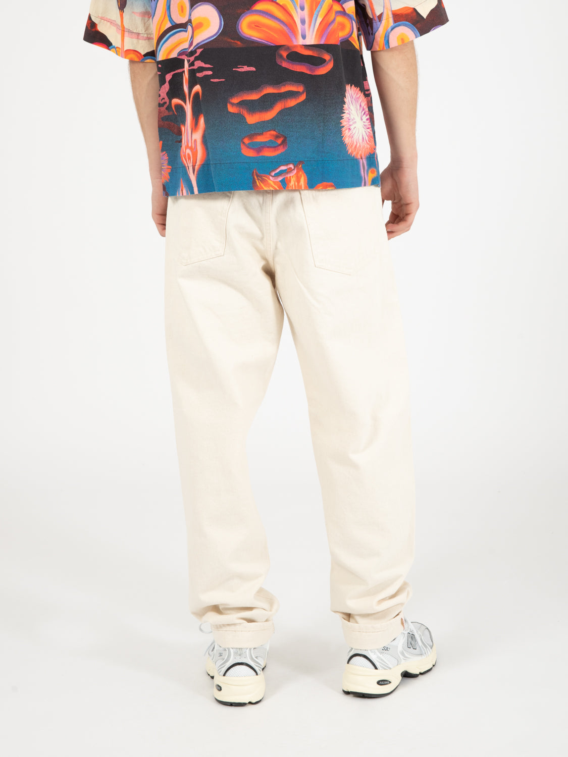 Loose tapered rinsed jeans