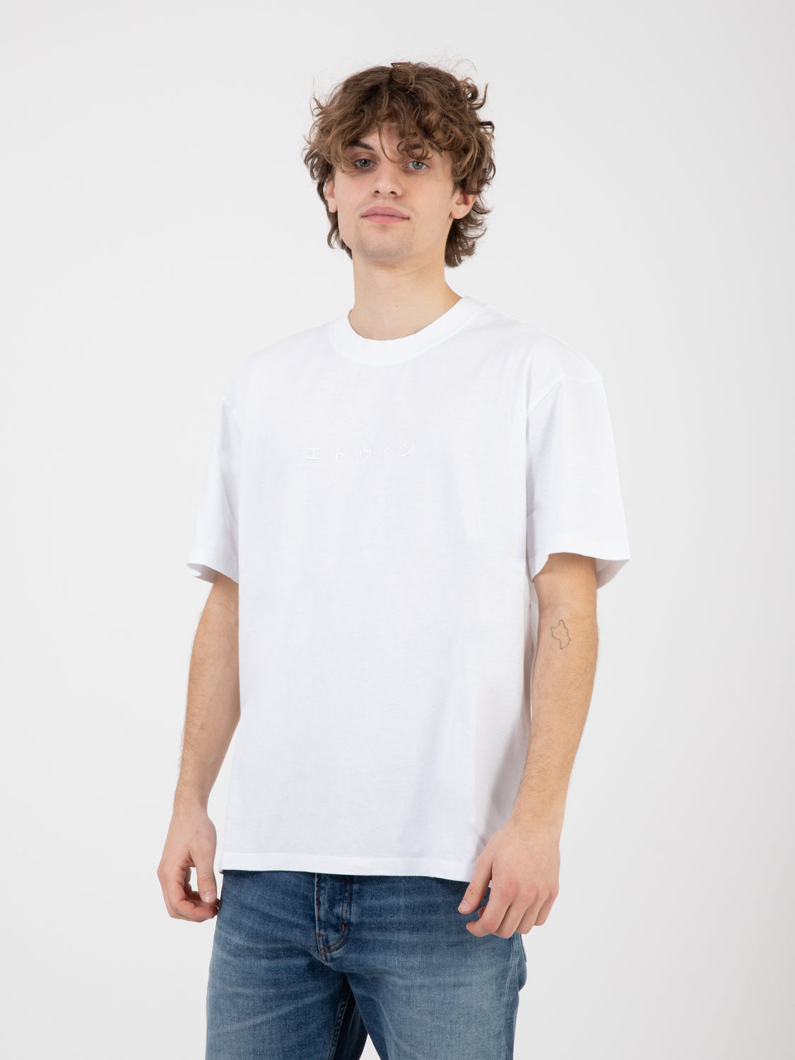 T-Shirt Katakana Embroidery white