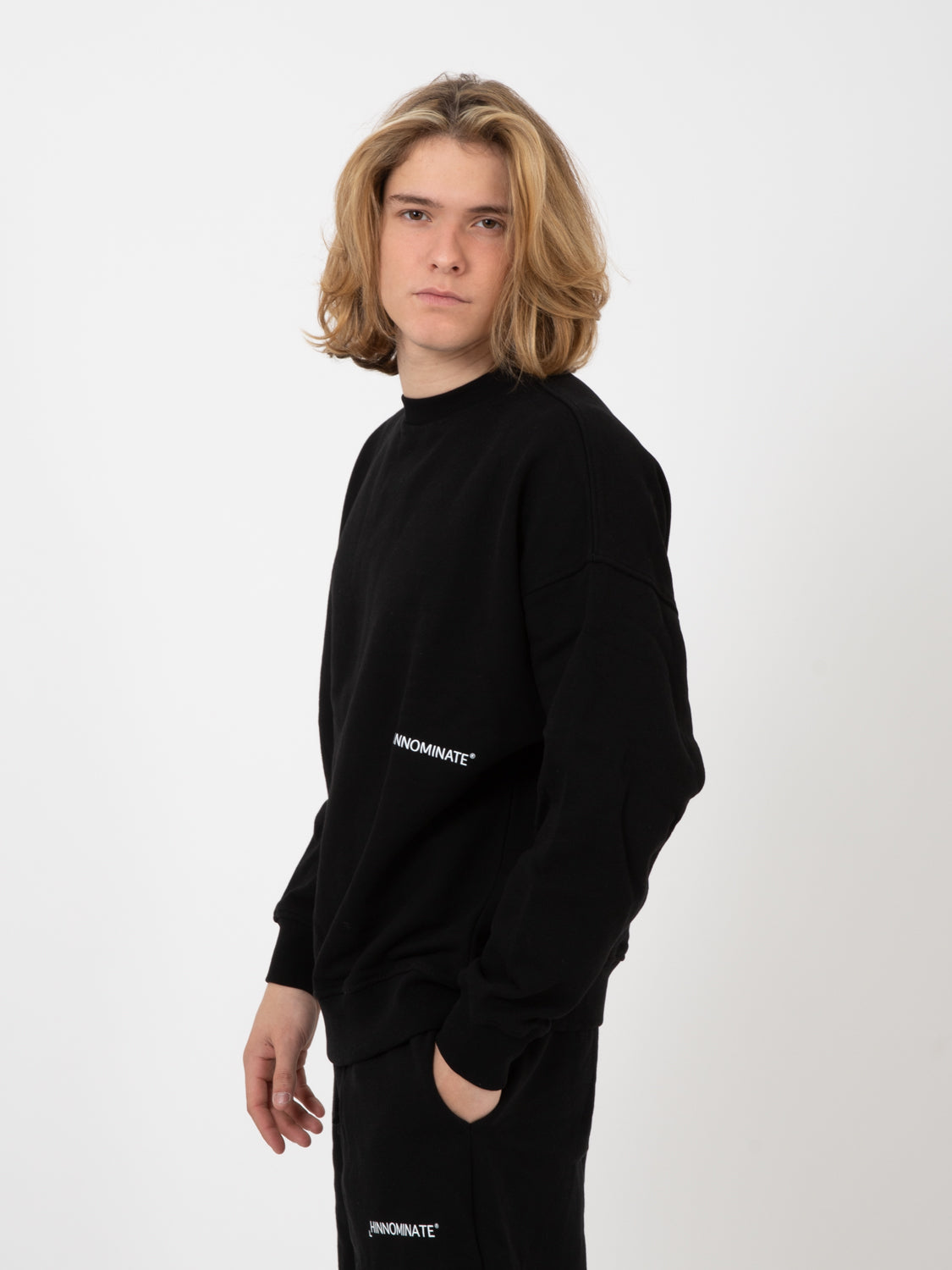 Black long sleeve crewneck sweatshirt