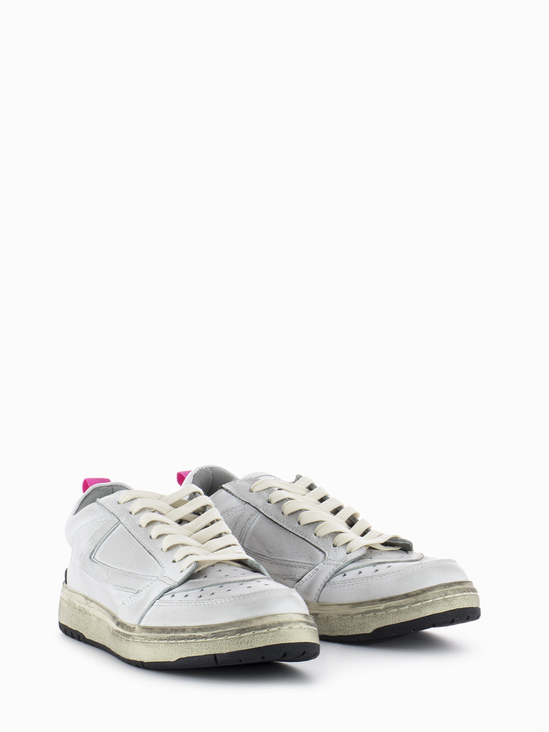 W Starlight Low Shield white sneakers