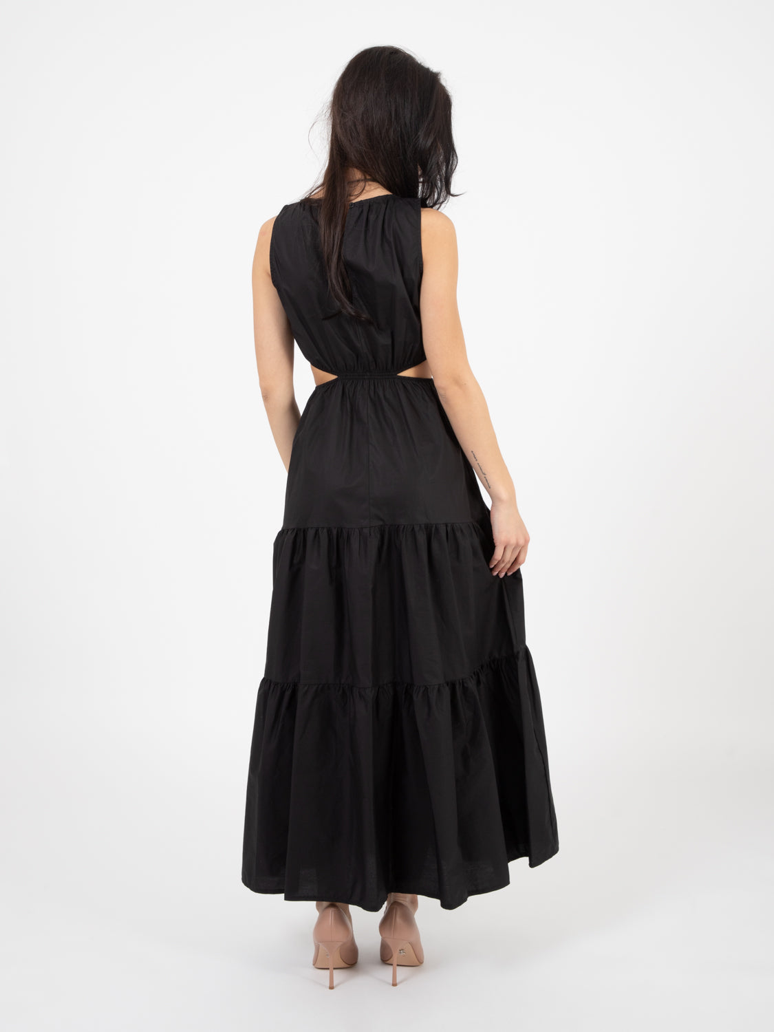 Abito midi cut-out con balze nero