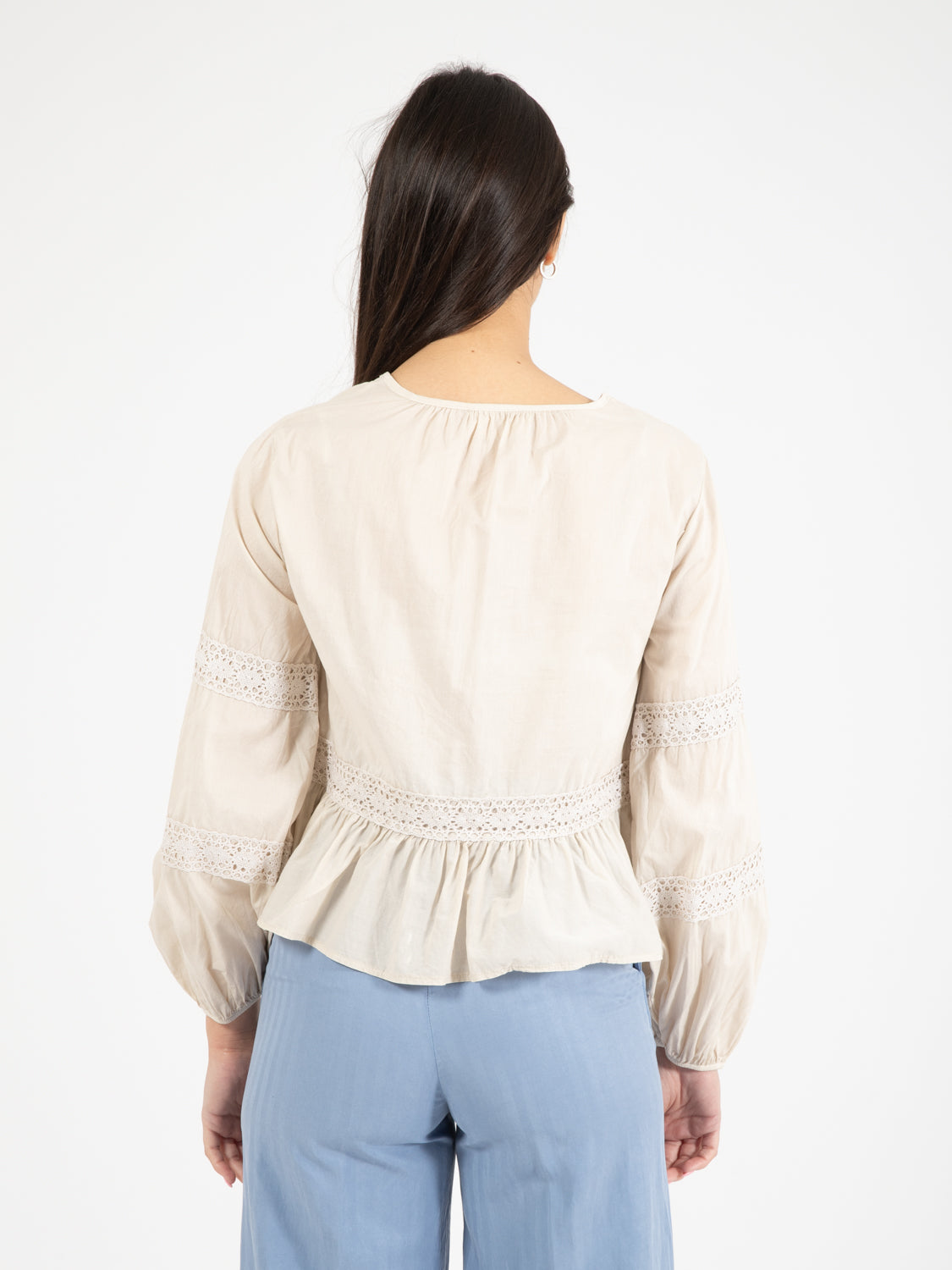 Blusa con inserti in pizzo antique