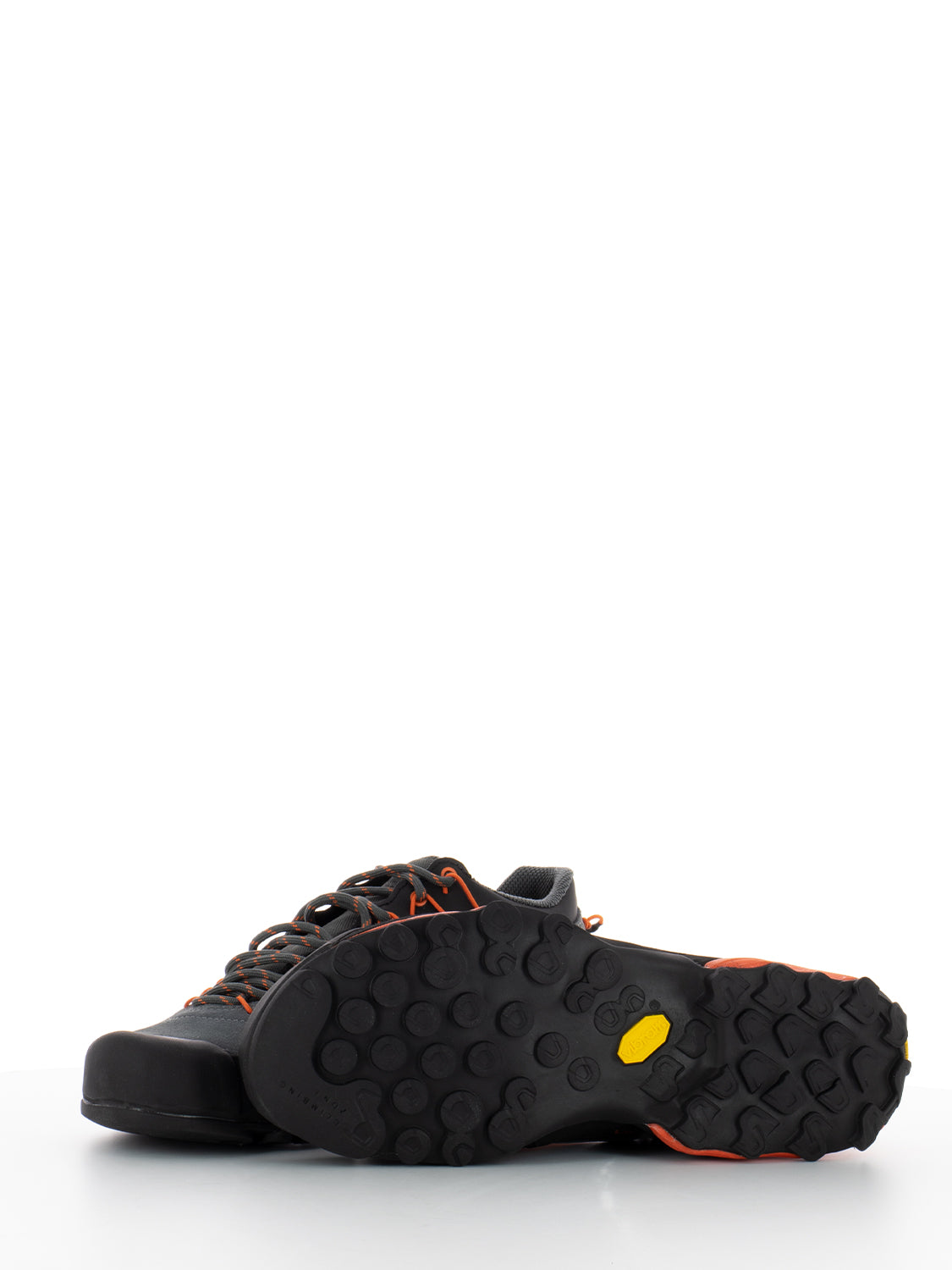 TX4 GTX carbon / flame