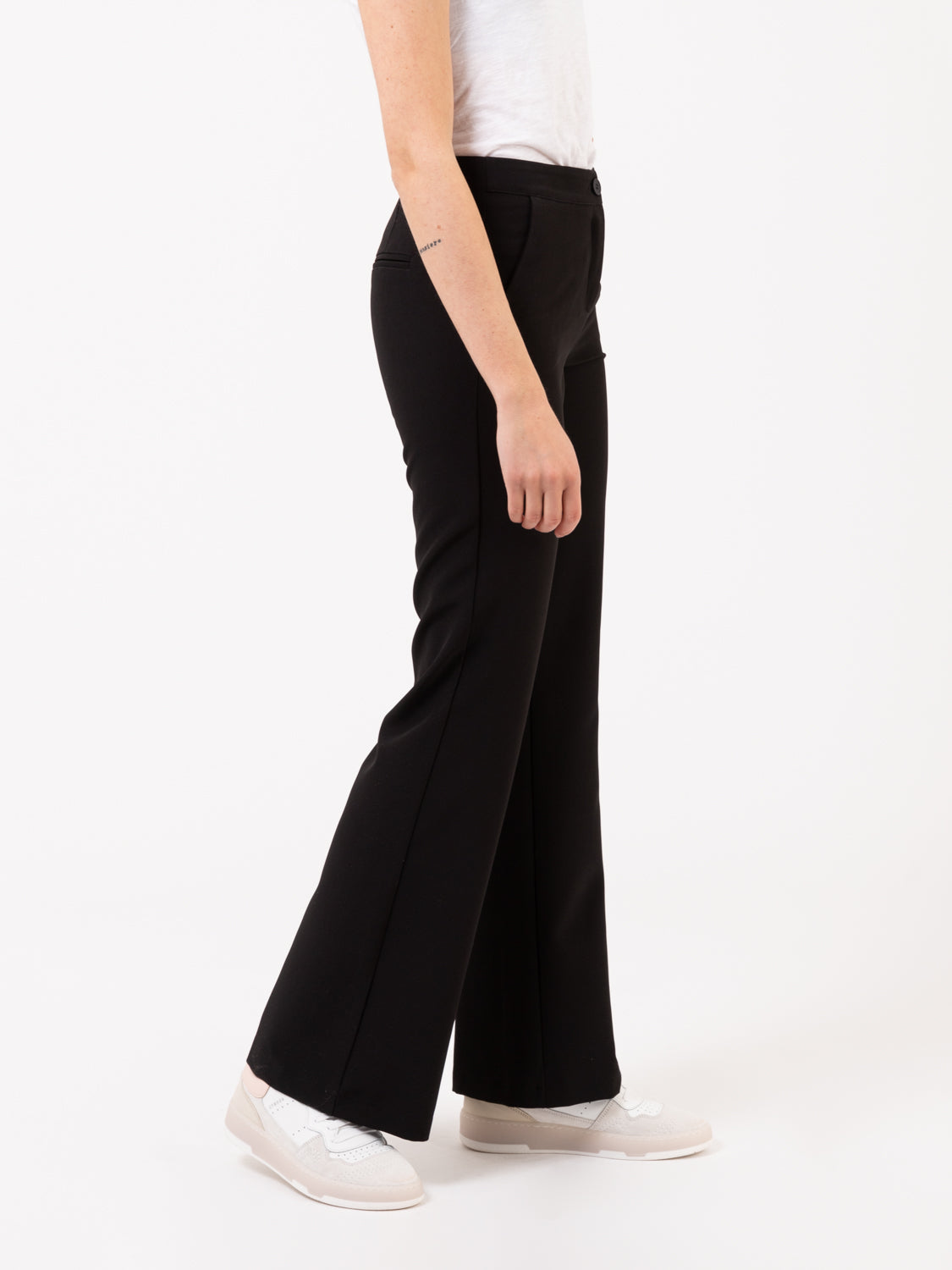 Pantaloni eleganti neri a zampa