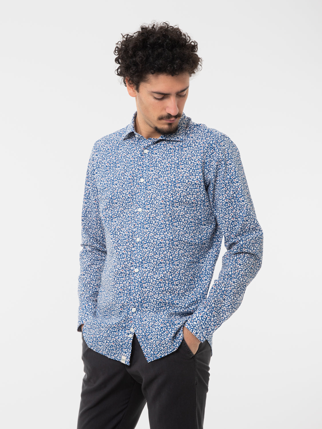 Camicia fantasia fiori blu / bianca