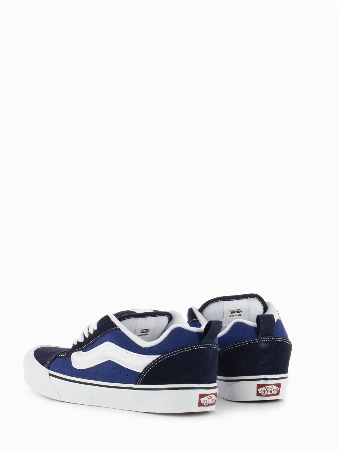 Knu Skool navy / true white sneakers