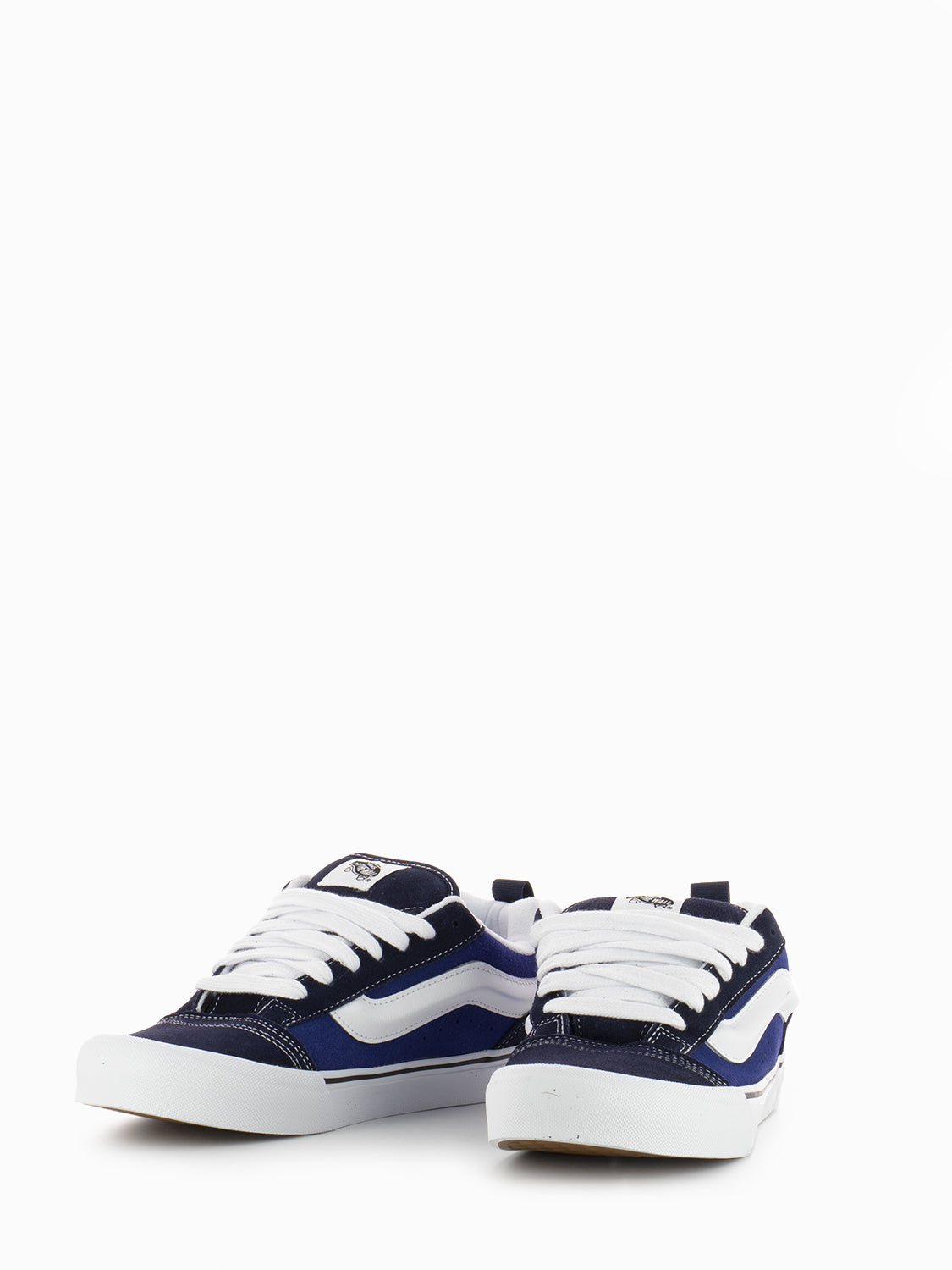 Knu Skool navy / true white sneakers