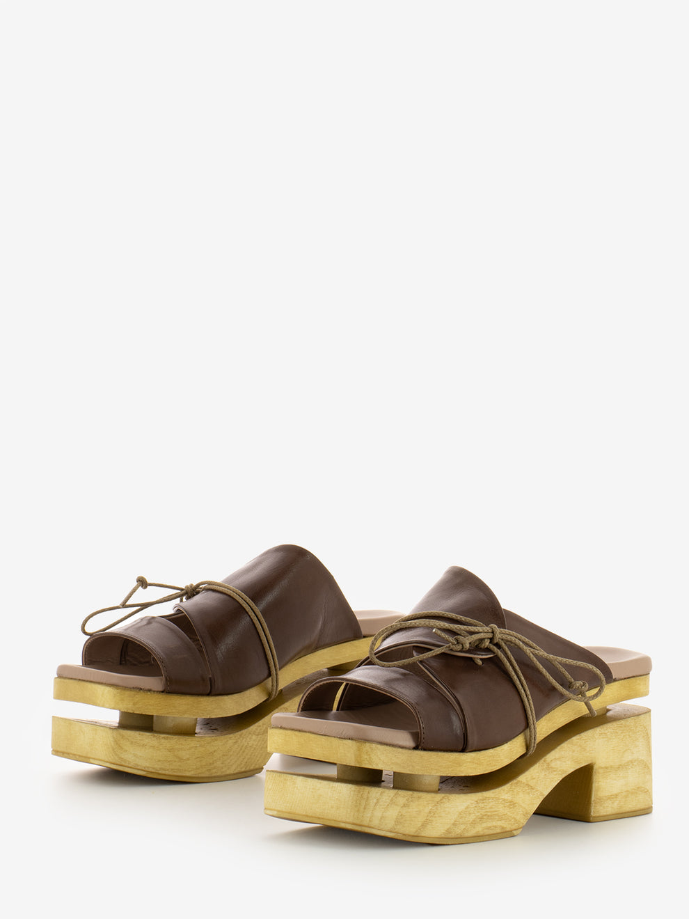 Kite clog in choco leather