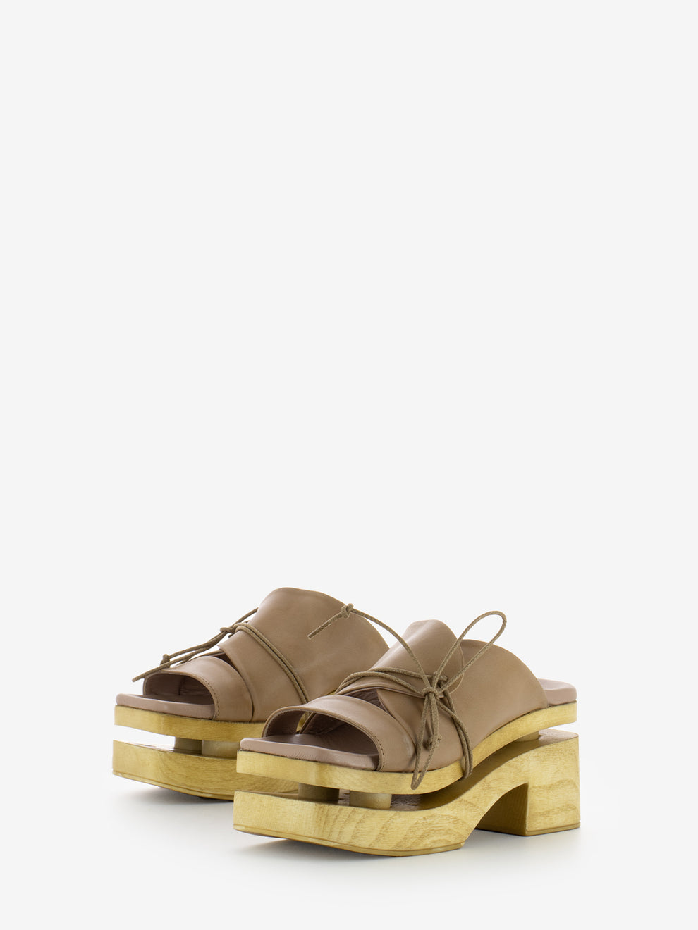Kite sand leather clog