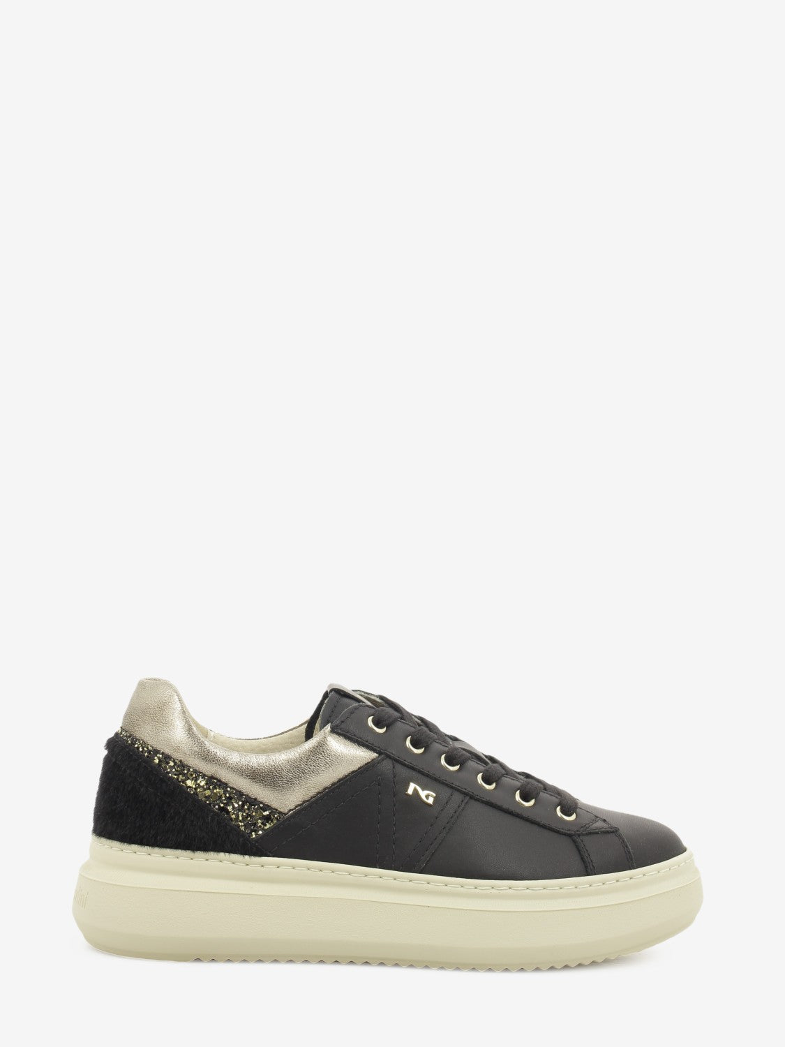 Sneakers in pelle con tallone laminato nero