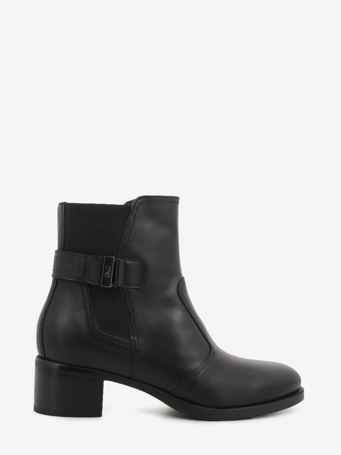 Tronchetto con zip in pelle nero