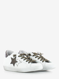 Low-top sneakers in white/brown leather