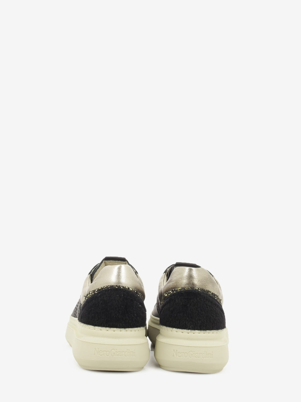 Sneakers in pelle con tallone laminato nero