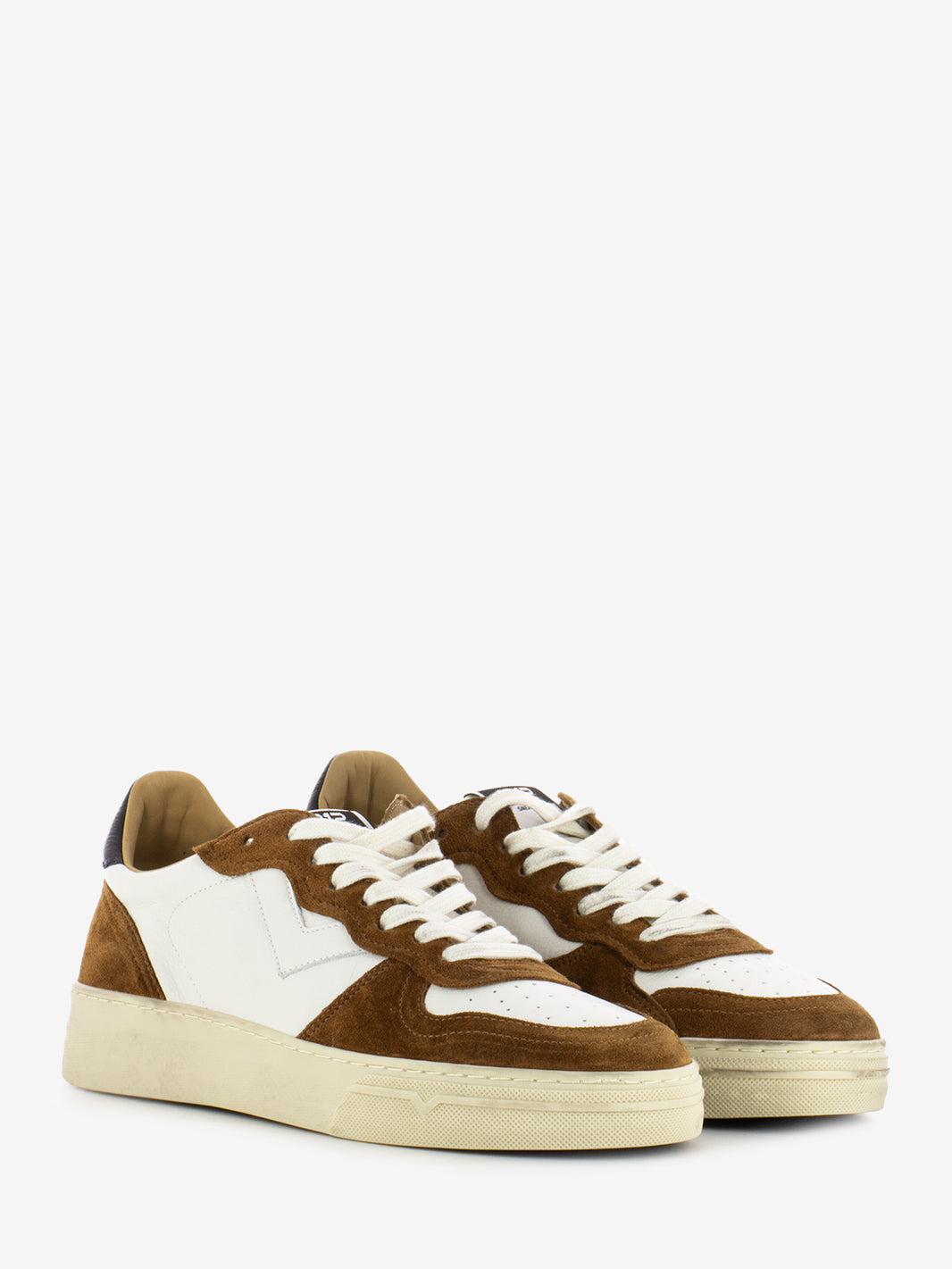 Hyper white / brown sneakers