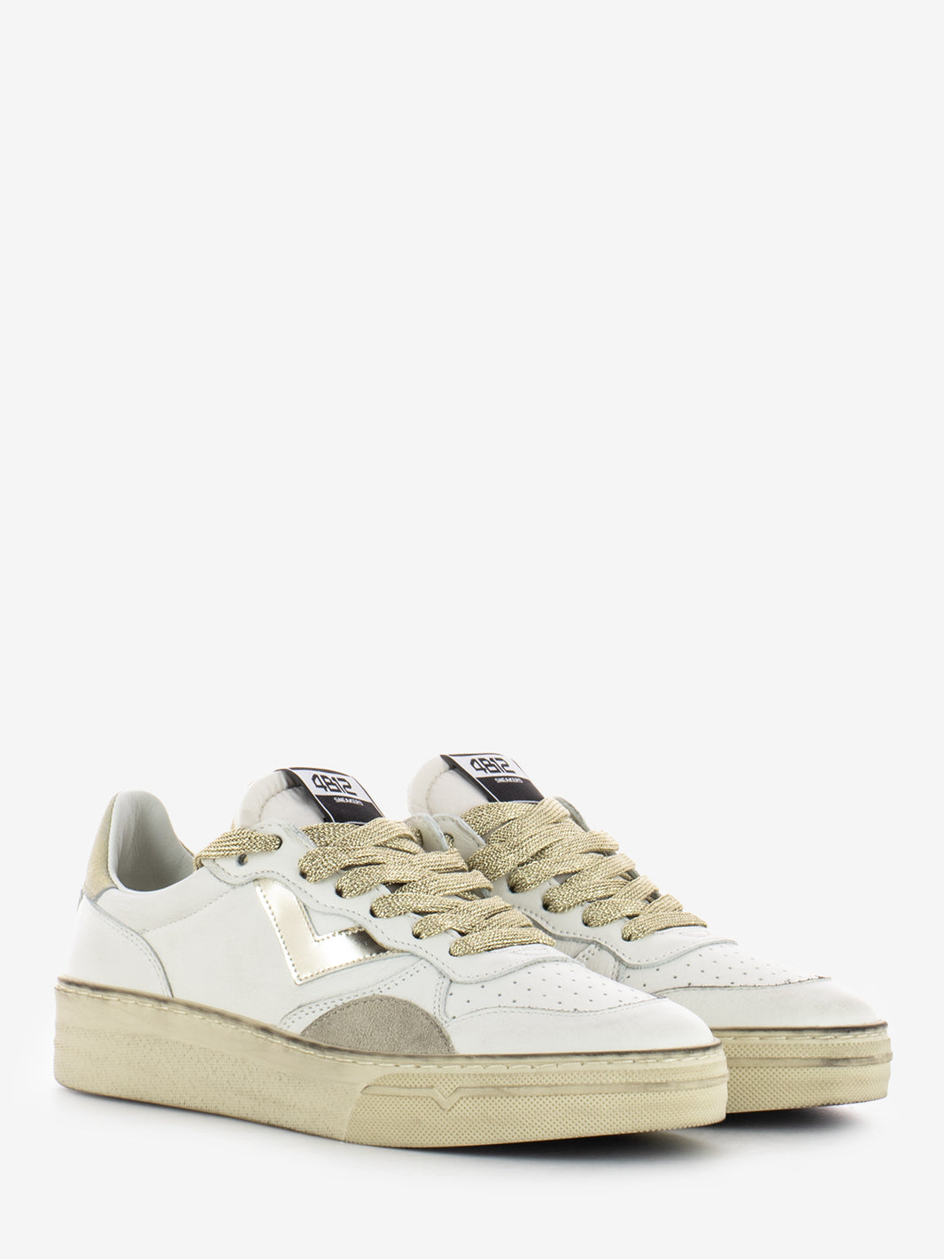Hyper white / platinum sneakers