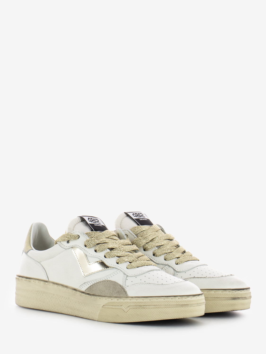 Hyper white / platinum sneakers