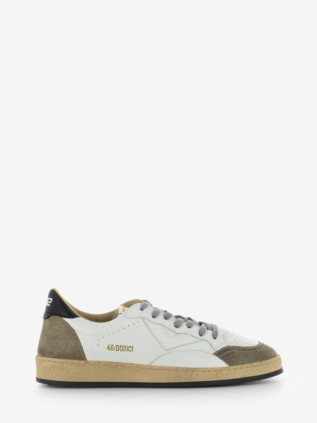 Play taupe / white / black sneakers