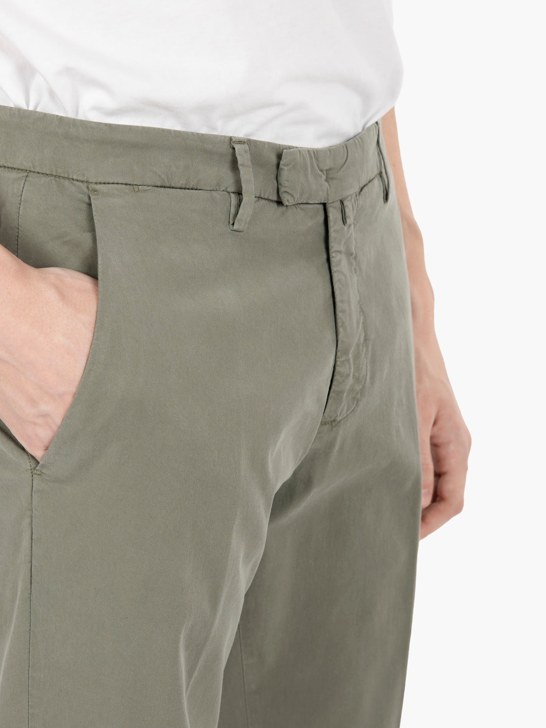 Pantaloni in cotone e tencel militare