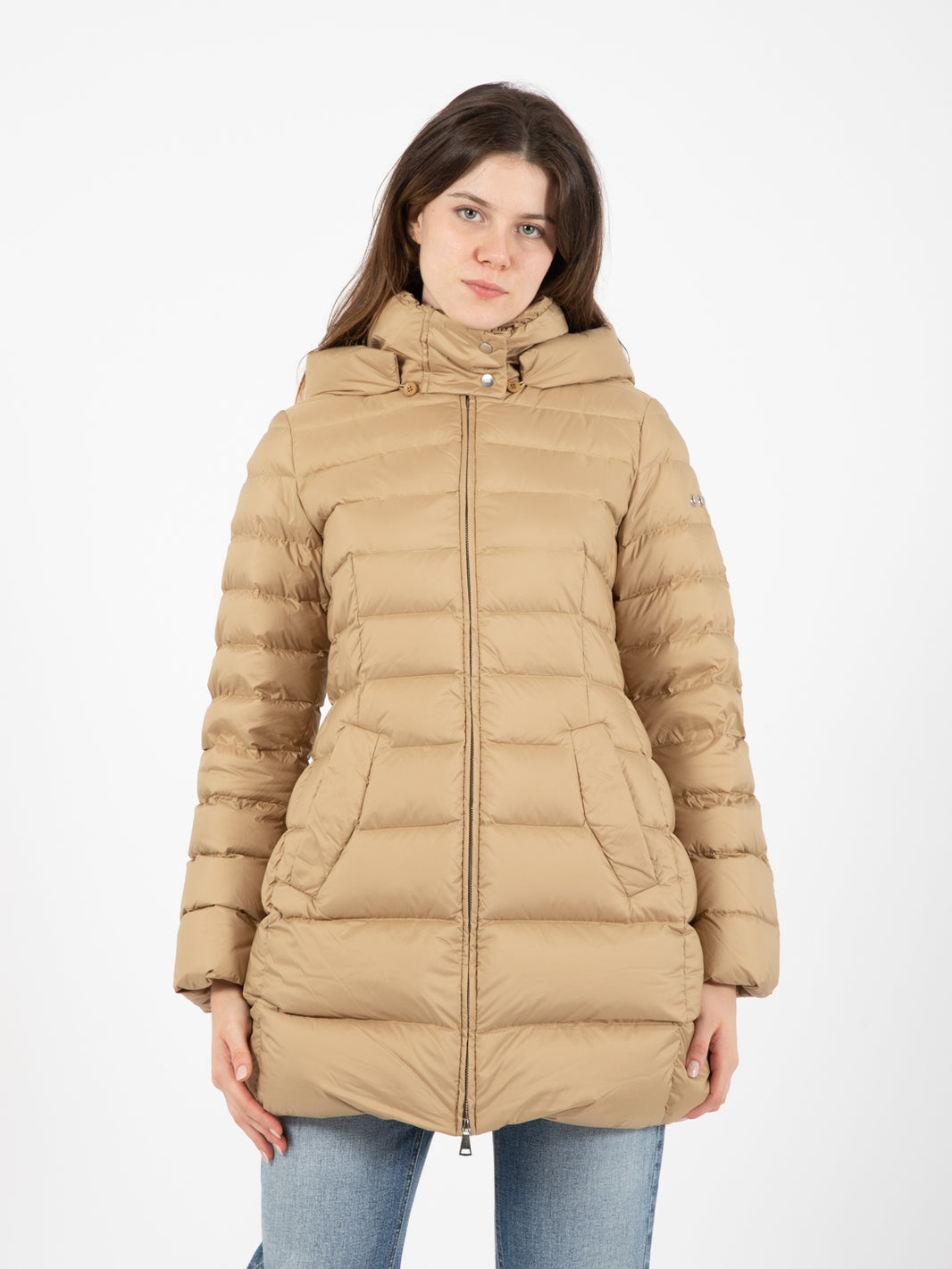 Piumino con cappuccio staccabile cammello