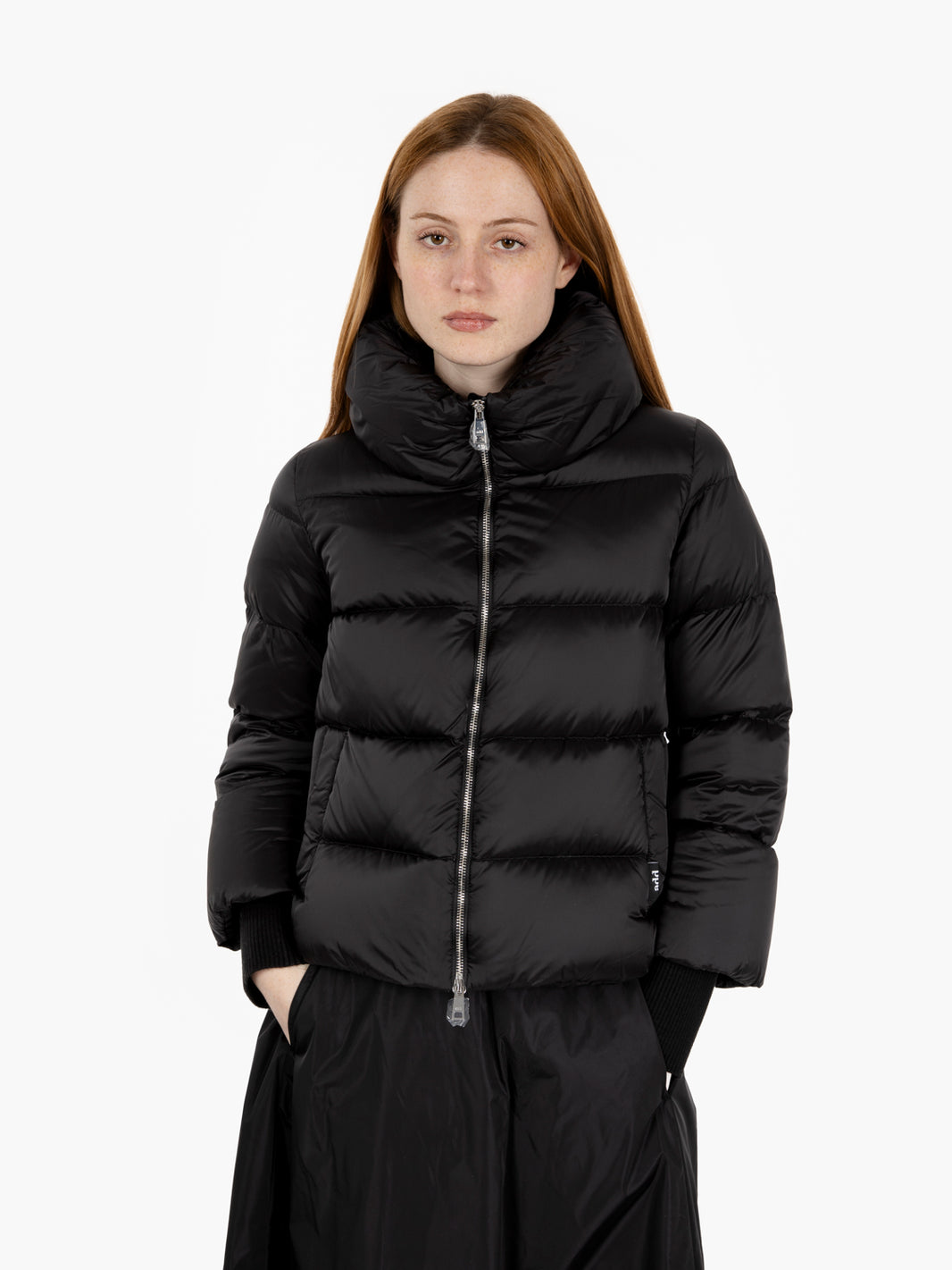 Piumino corto con collo alto black