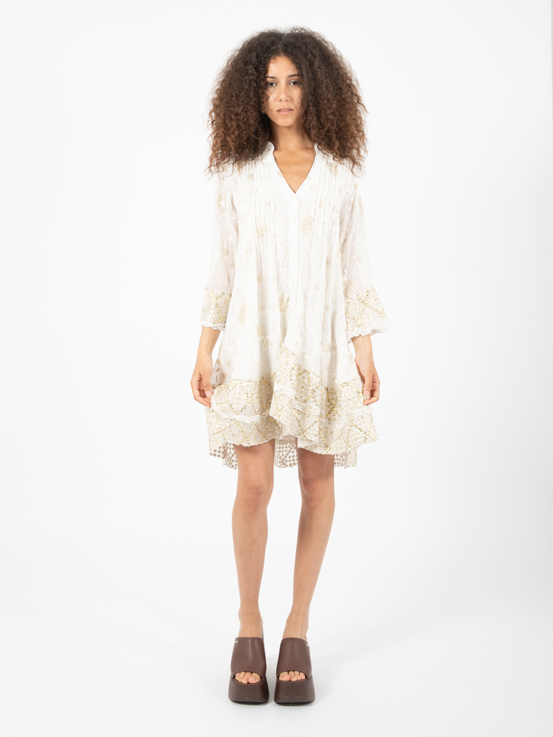 Short viscose dress with white embroidery