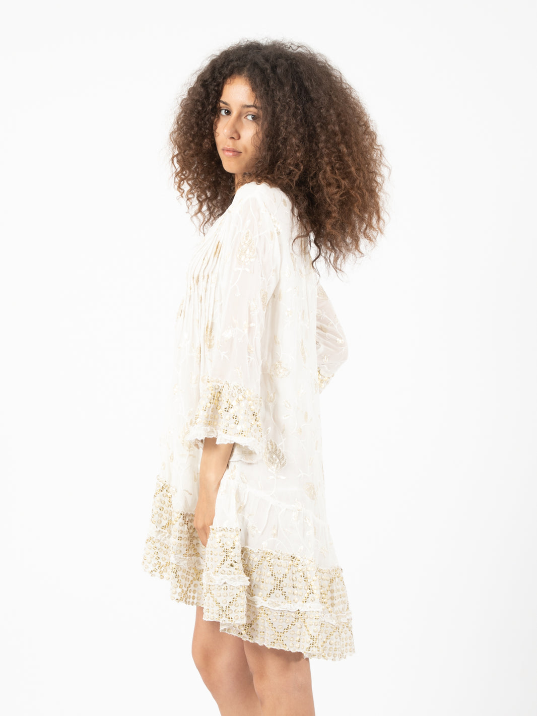 Short viscose dress with white embroidery