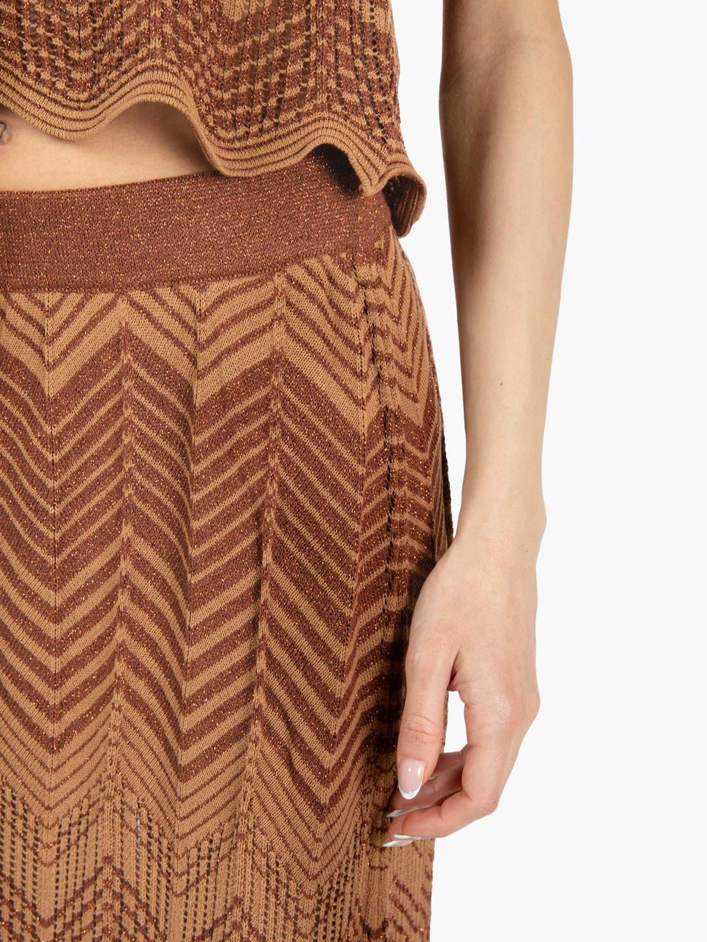 Long skirt with zigzag pattern in camel