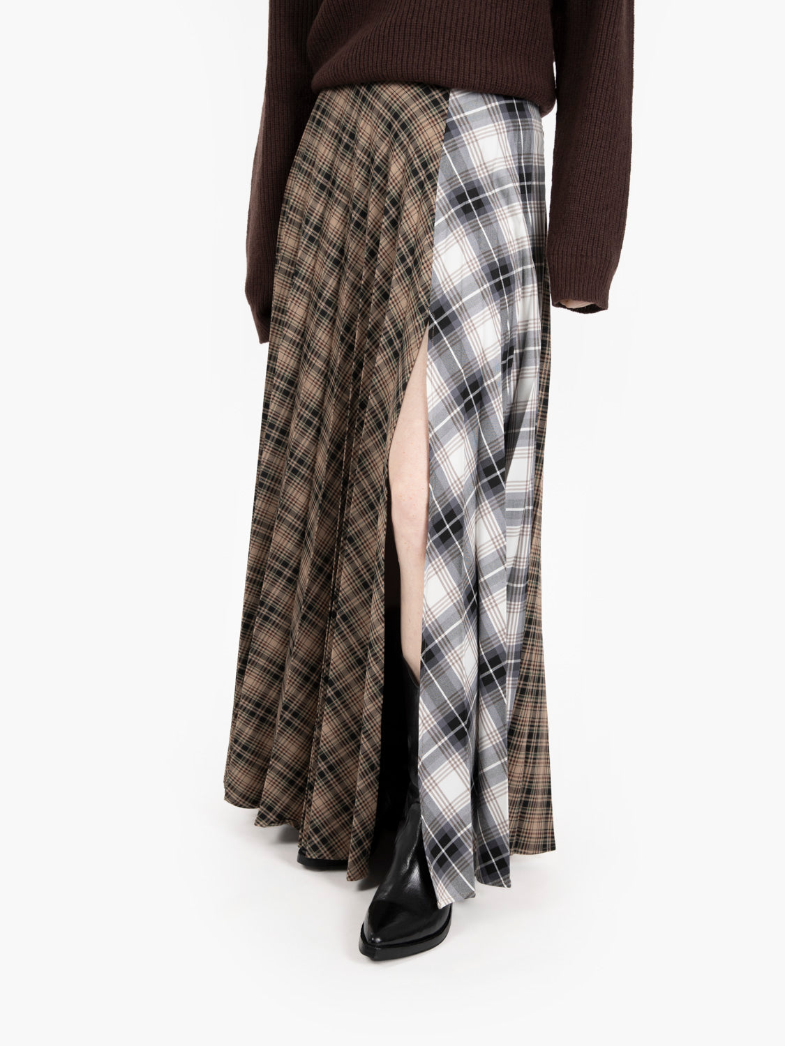 Beige check pleated skirt