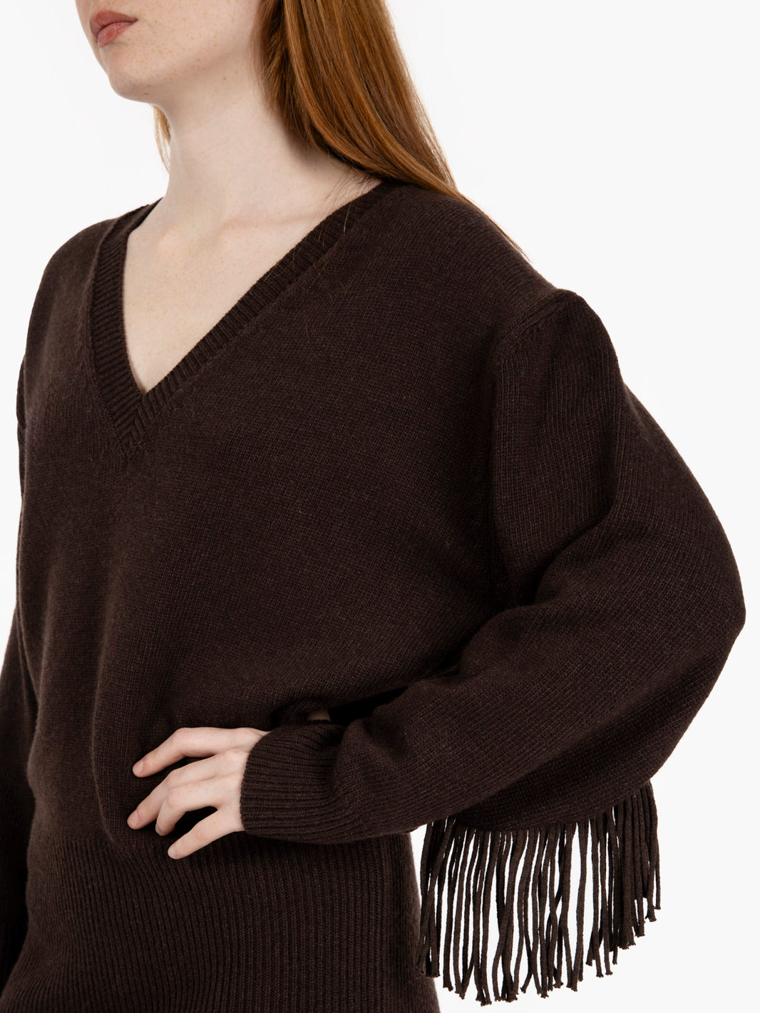 Oversized sweater with dark brown fringes