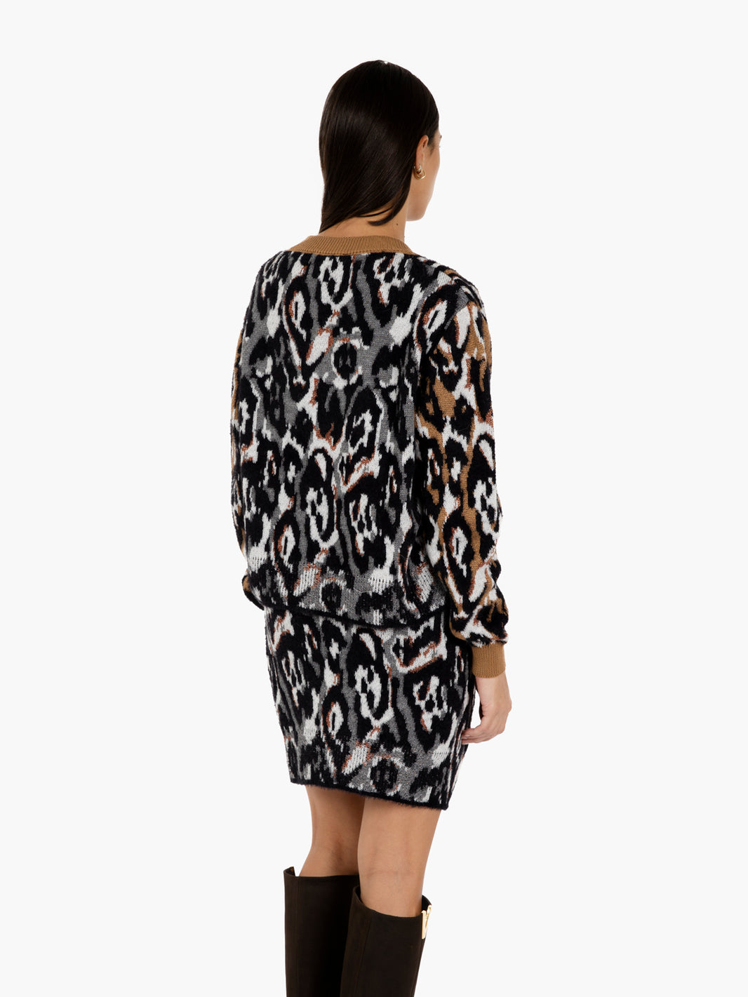 Spotted jacquard sweater