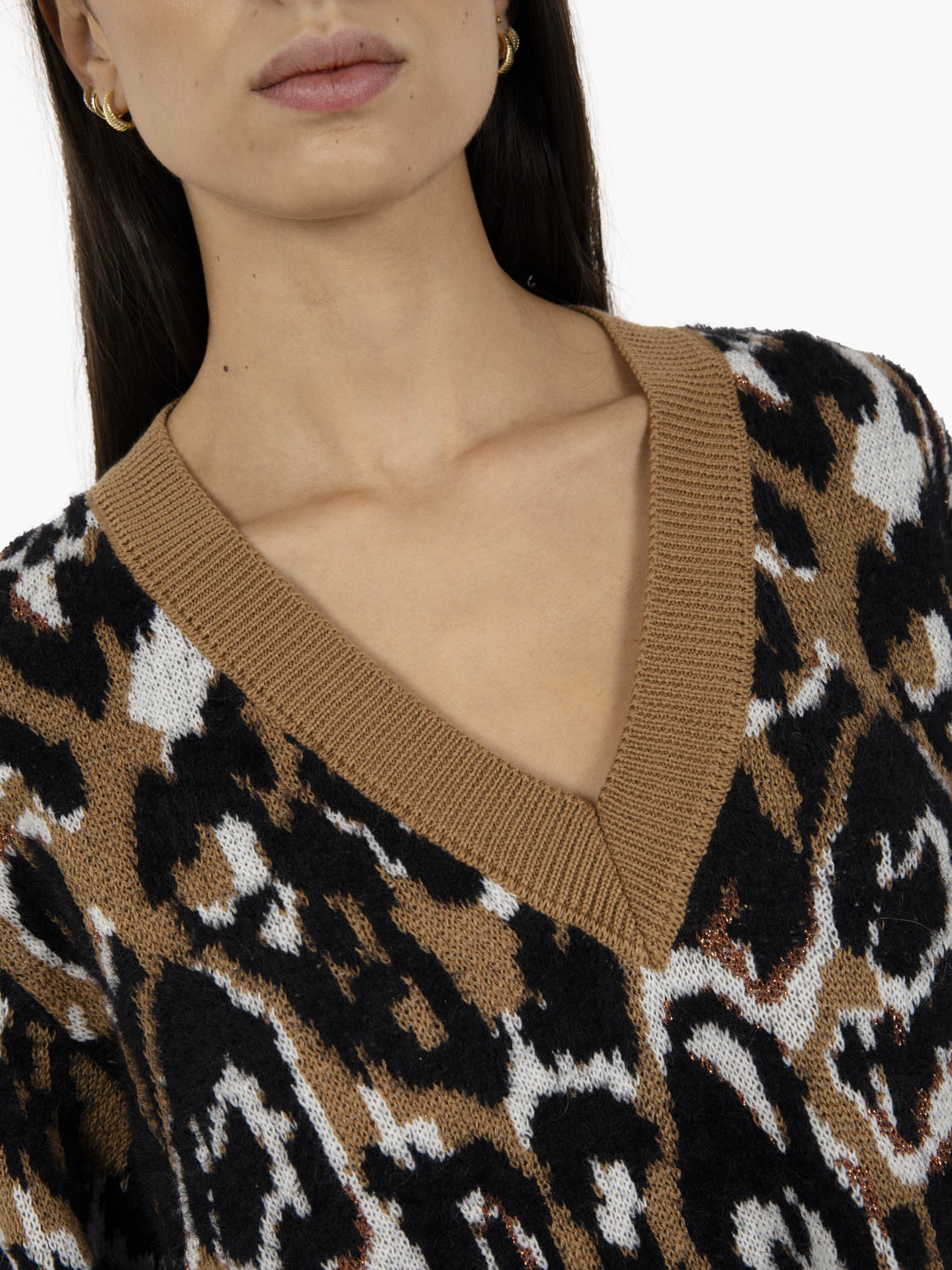 Spotted jacquard sweater
