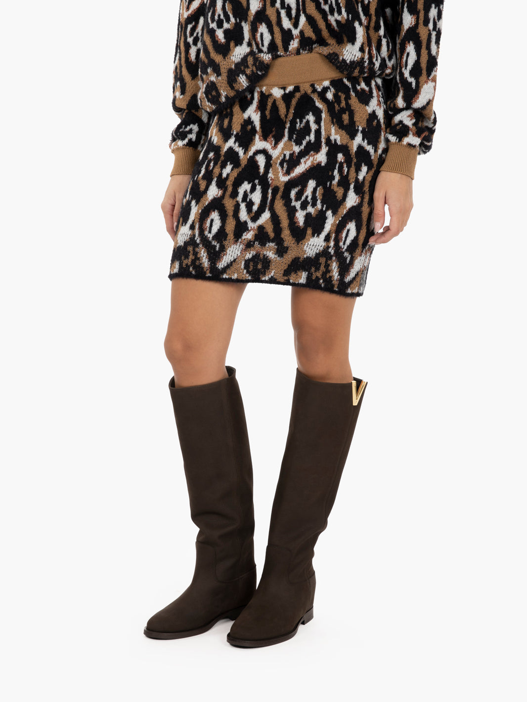 Mini skirt in spotted jacquard