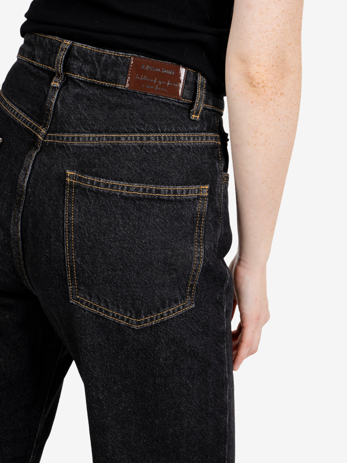 Jeans barrel fit scuro