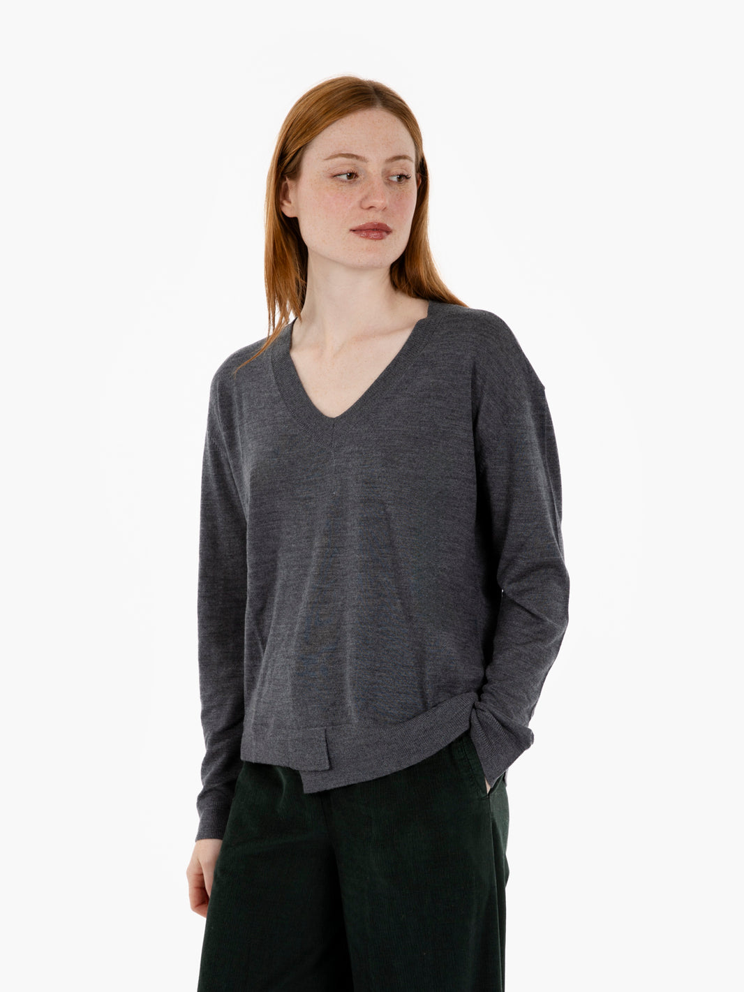 Maglia con scollo a V grigio melange