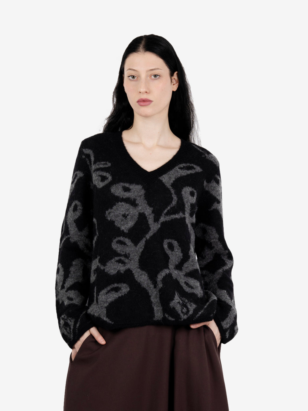 Black / Grey V-neck jacquard jumper