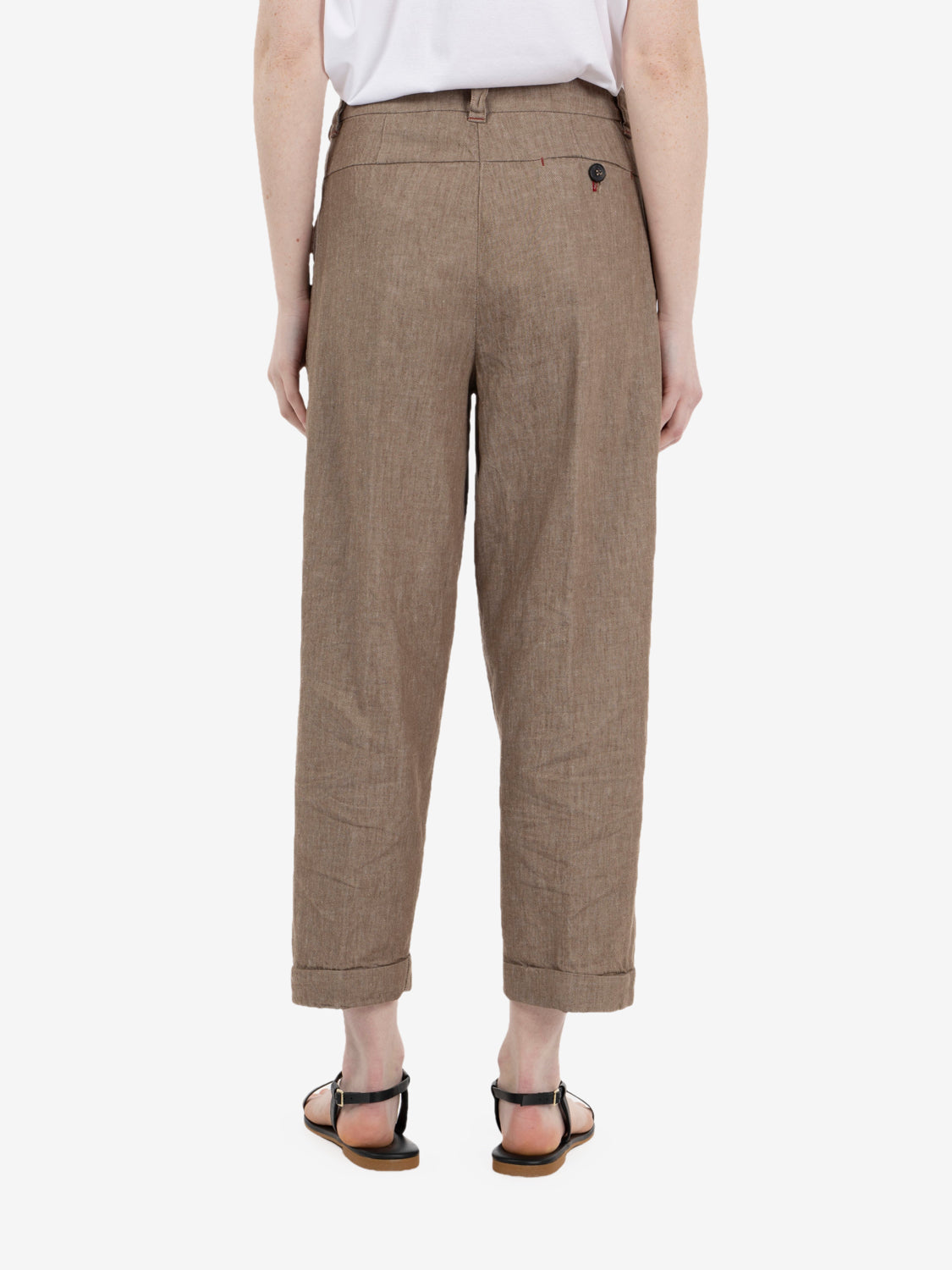 Pantaloni carrot fit con pinces castoro