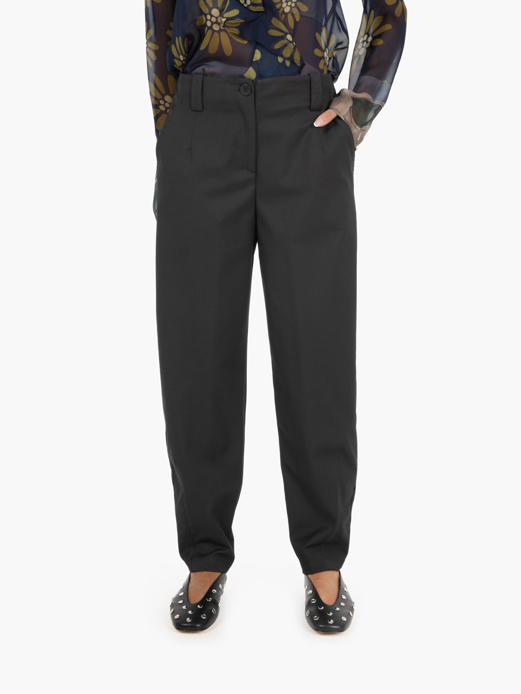 Pantaloni carrot fit neri