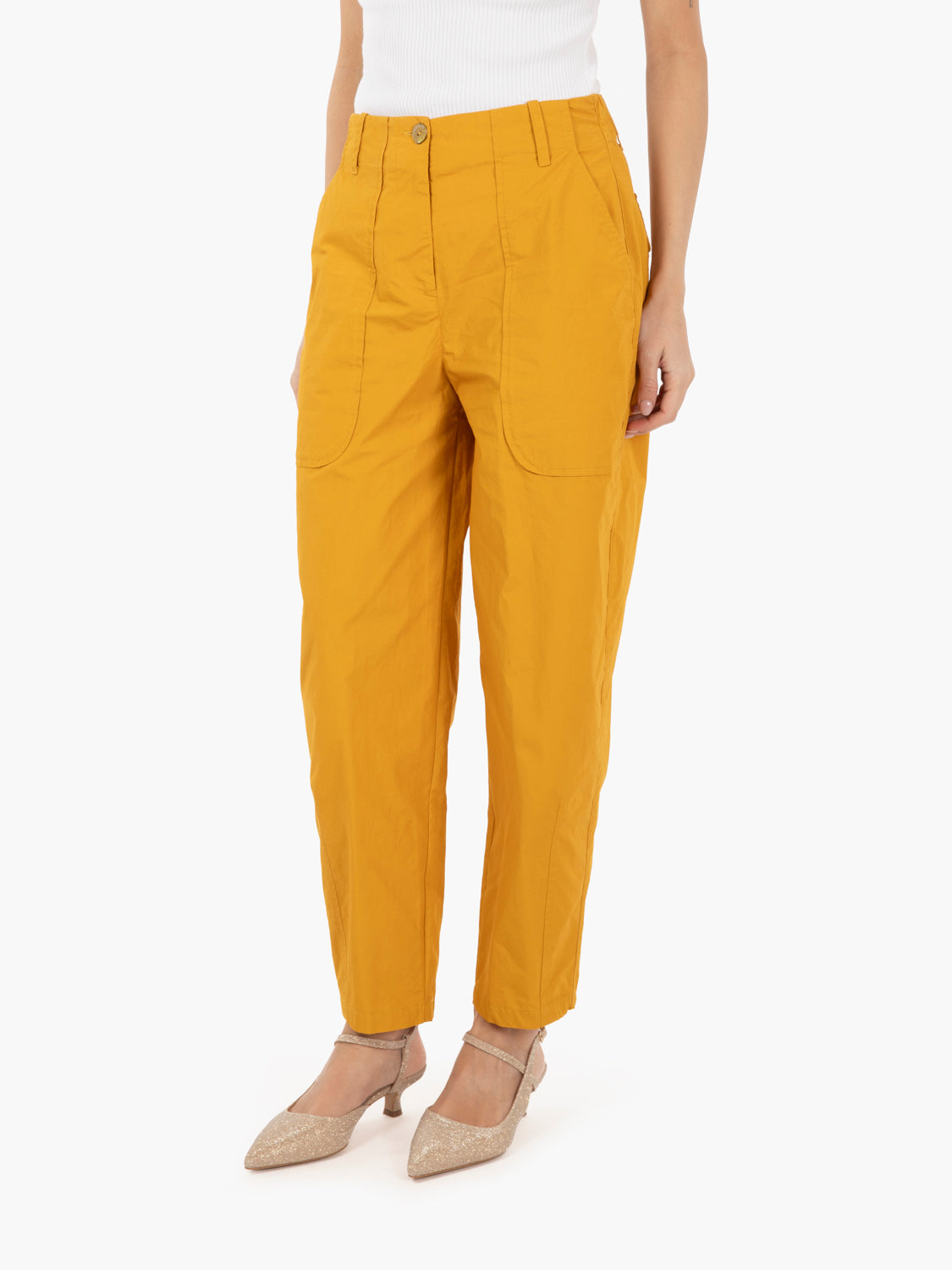 Pantaloni carrot fit senape