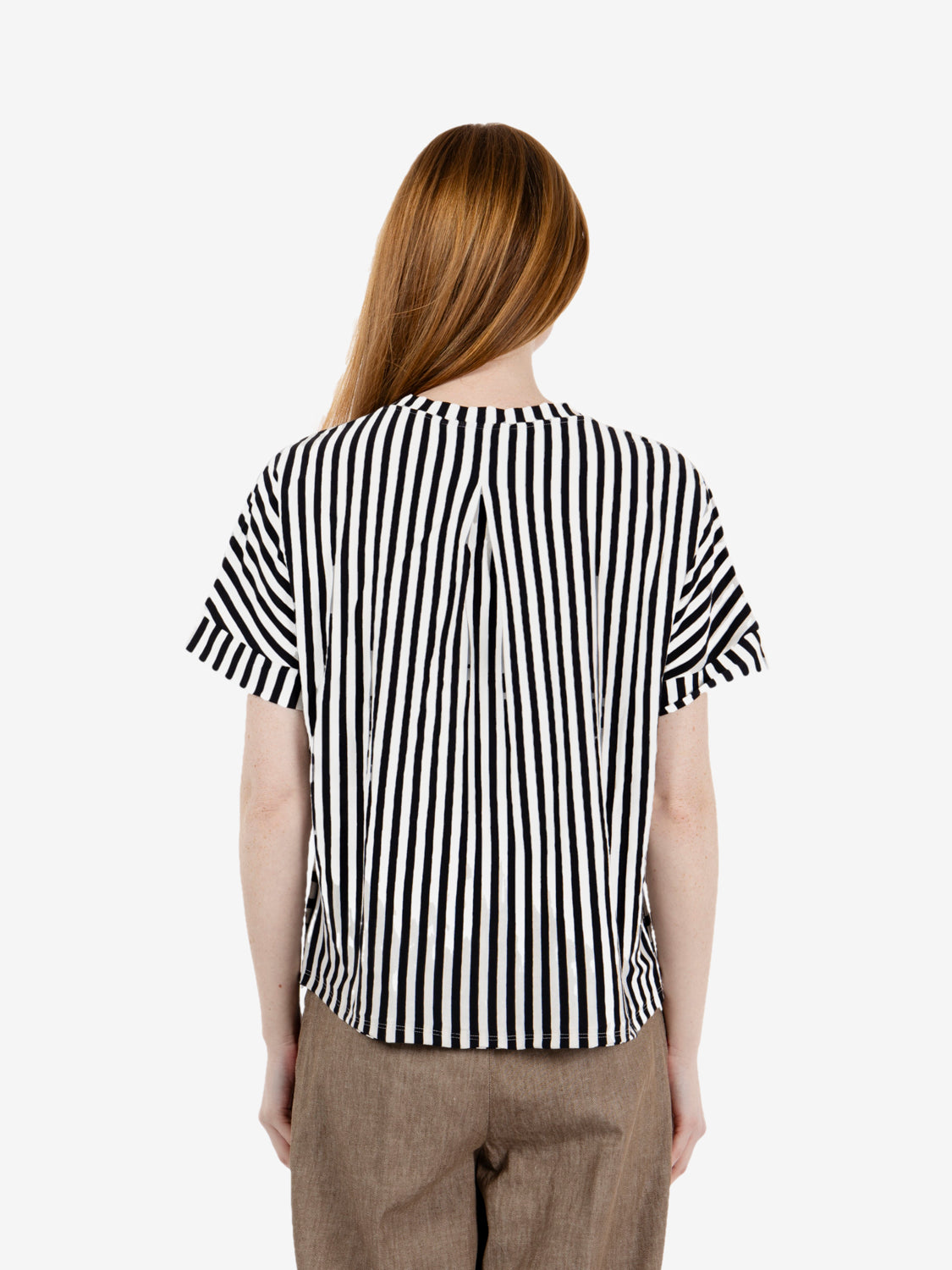 T-shirt a righe manica corta con rouches ecrù / nero
