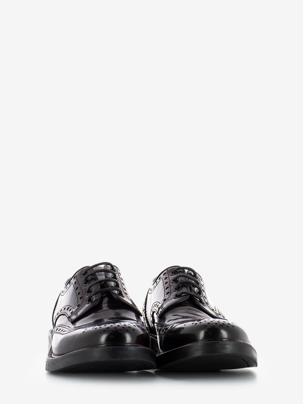 Derby shoe with amaranth brogues