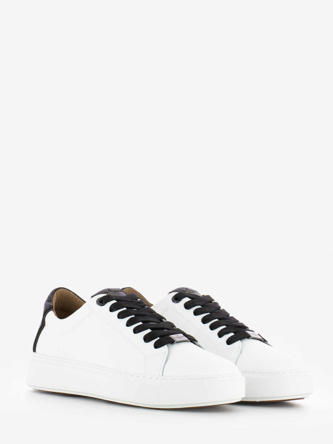 London M white / black